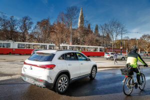 mercedes_eqa_02