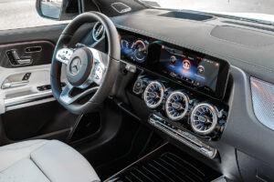 mercedes_eqa_03