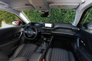 3727_marko_peugeot_e_2008_innen