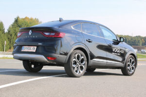 renault_arkana_seitlich